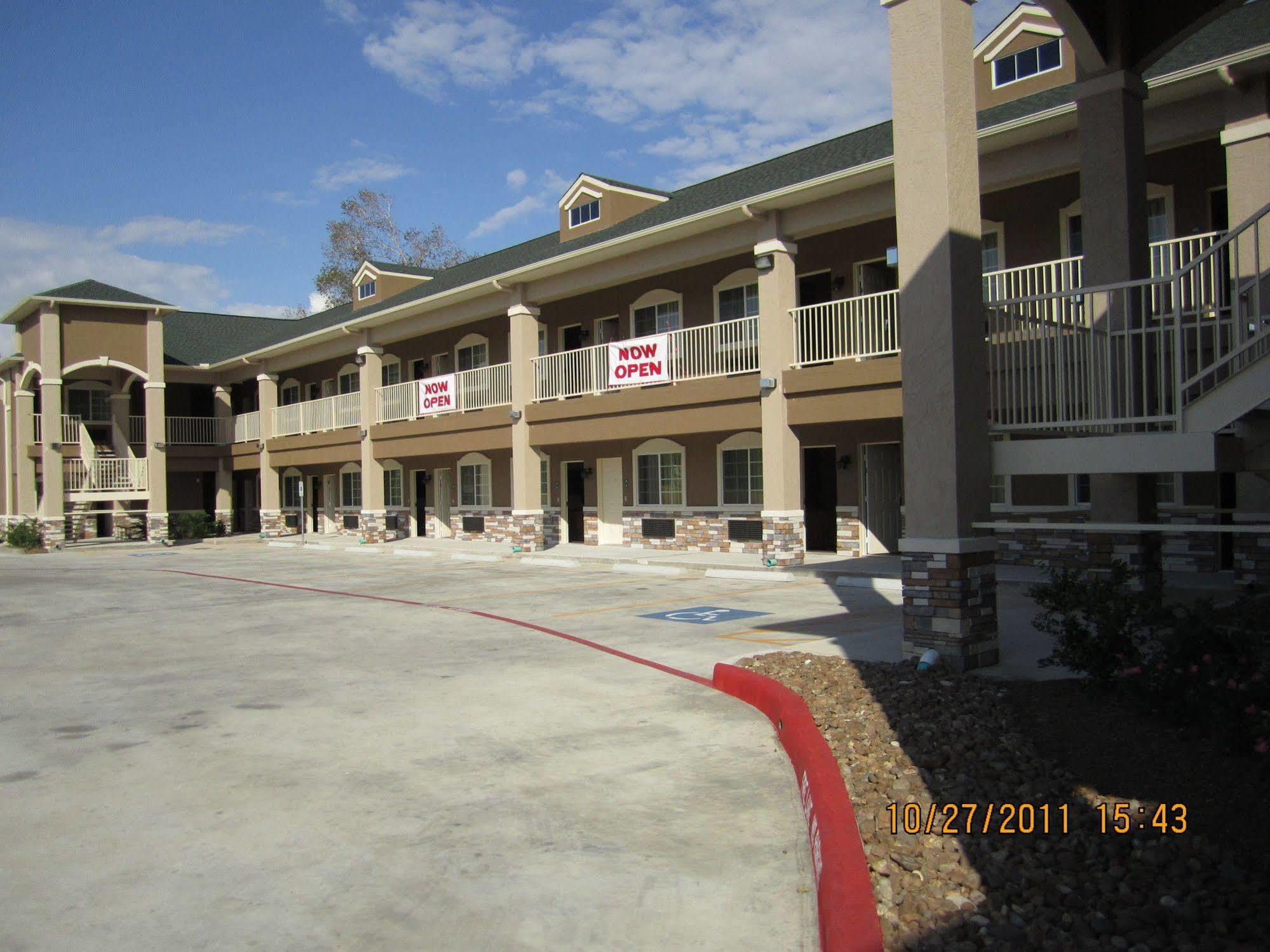 Highlands Suites Exterior photo